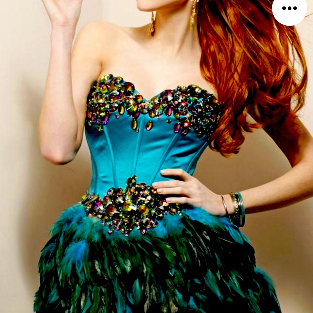 ISO of this turquoise blue Sherri Hill dress 2886